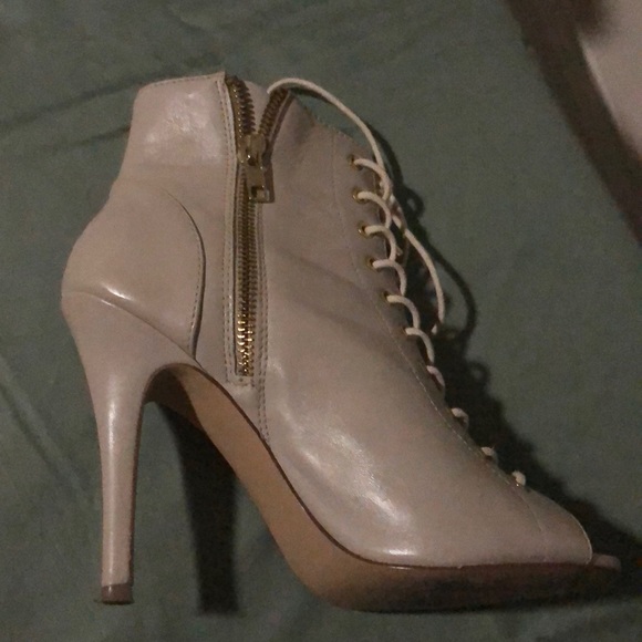 Steve Madden booties - Picture 3 of 7